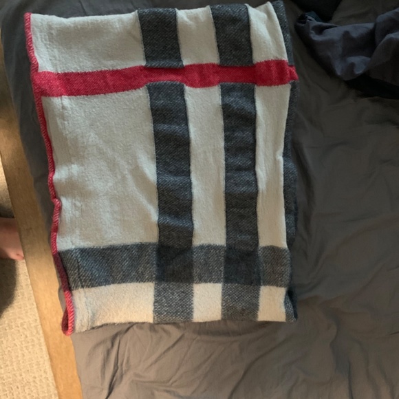 Burberry neck warmer - Picture 2 of 3